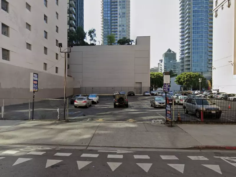 Parking at 820 S. Grand Ave. Lot
