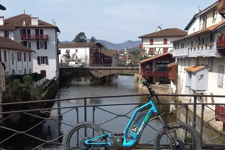 Randonnée en Trottinette Électrique avec Pique-nique du berger - Primary Image
