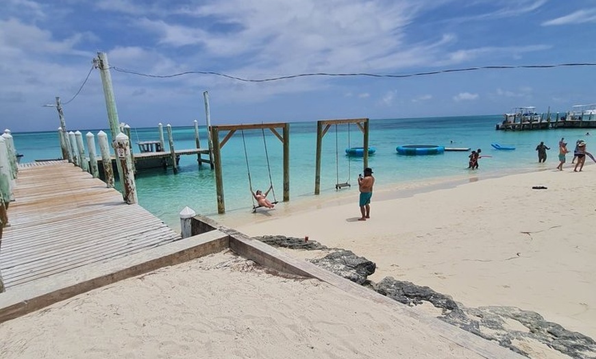 Image 8: Rose Island Snorkeling, Beach Day with Unlimited Rum Punch