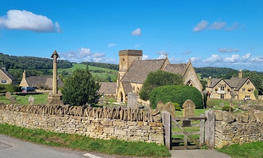 Image 2: Scenic Transfer from Stratford Upon Avon to London Via Cotswolds