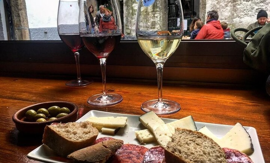 Image 2: De Tapas por Santiago: Un recorrido entre plazas y fogones