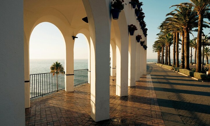 Image 2: Excursión Privada Día Completo a Nerja y Frigiliana desde Málaga