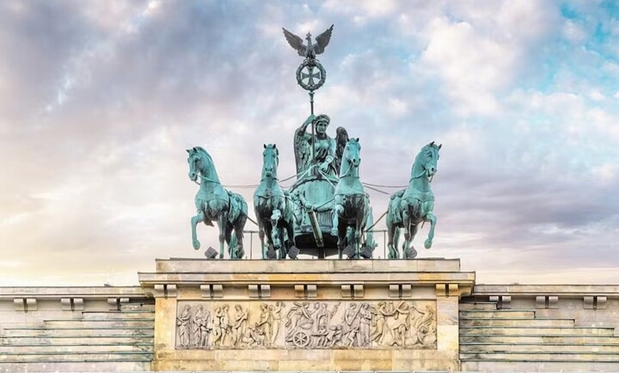 Image 7: Berlin City Highlights Erlebnis zu Fuß