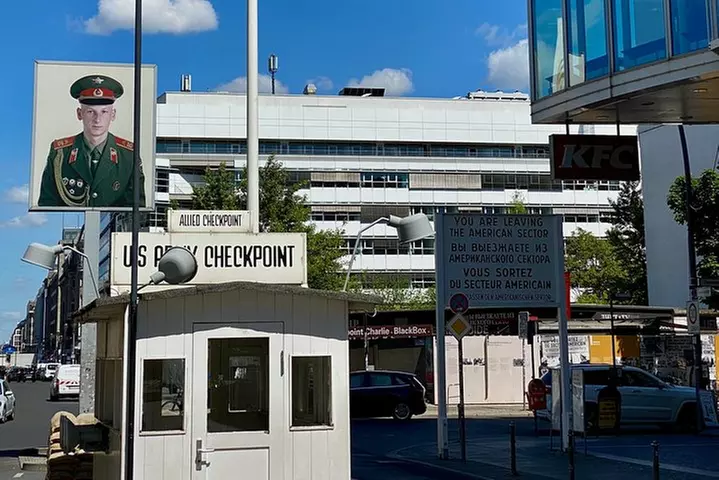 Kalter Krieg Berlin - Private Live Virtual Experience - Primary Image