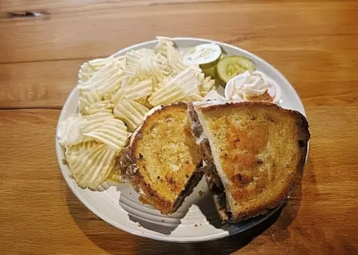 5% Cash Back at Murph's Irish Pub