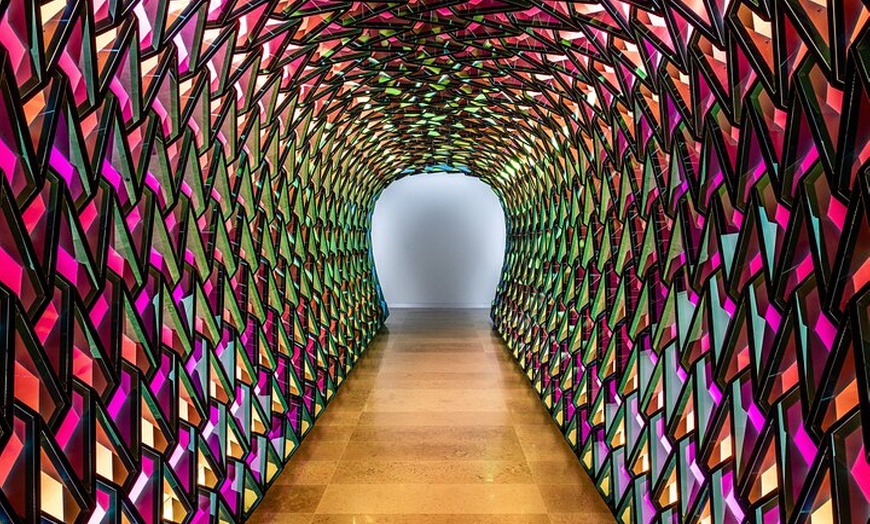 Image 3: Entrada al Centro de Arte Hortensia Herrero en Valencia