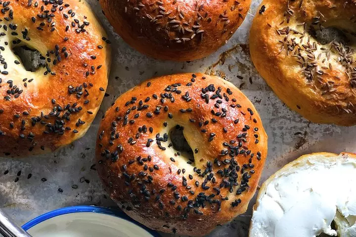 NYC: Greenwich Village Food Tour with 6 Locals Favorites Dishes