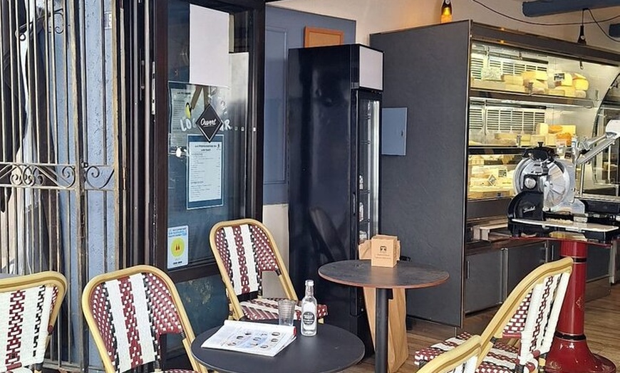 Image 8: Dégustation de 3 vins locaux avec de la charcuteries françaises