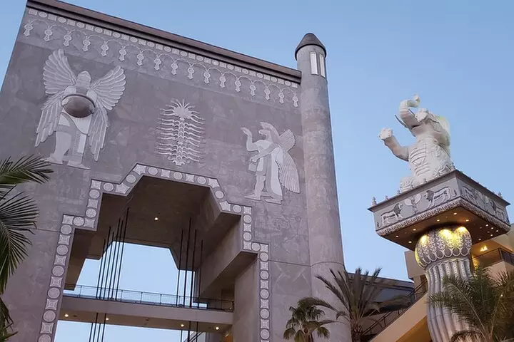 Haunted Hollywood Walking Tour: True Crime and Creepy Tales