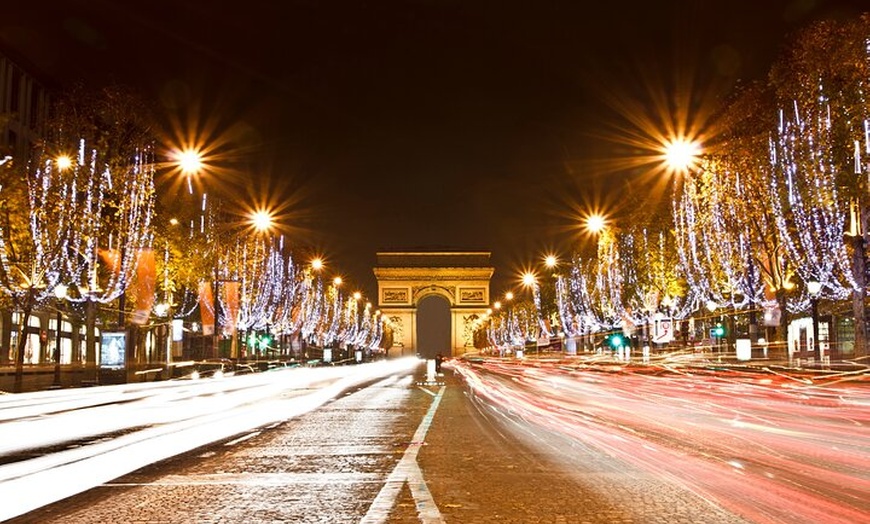 Image 4: Visite en famille des illuminations et marchés de Noël de Paris