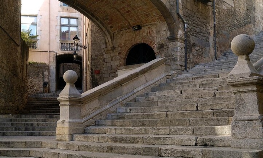 Image 6: Tour por la ciudad de Girona Audiotour autoguiado en tu teléfono (s...