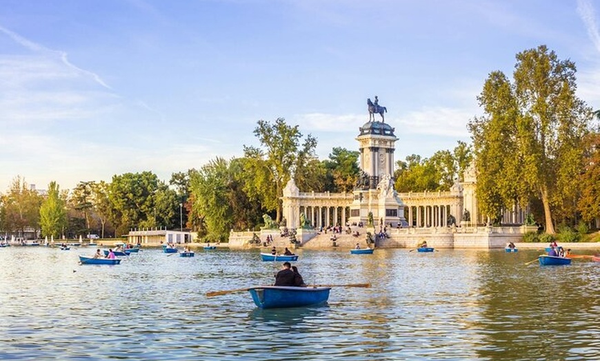 Image 6: Excursión privada al Parque del Retiro con guía local
