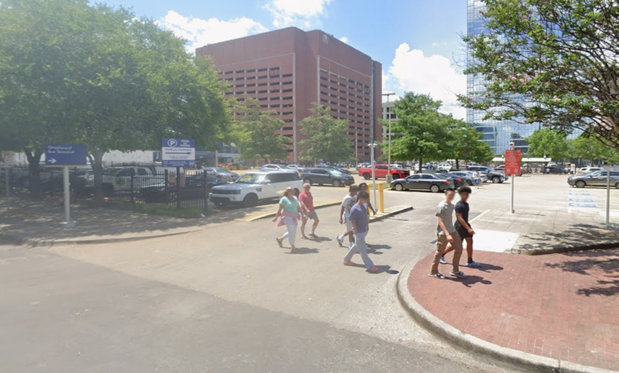 Image 2: Parking at Commerce Lot