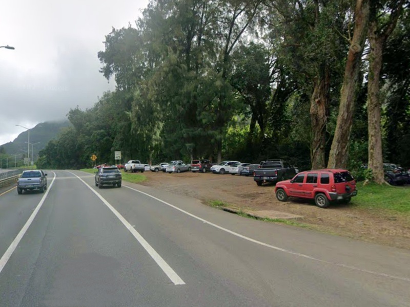 Parking at [H554] 4151 Nu'uanu Pali Dr. Lot