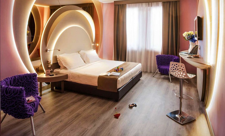 Image 1: ✈ WŁOCHY | Mediolan - Hotel Da Vinci Milano 4* - City break