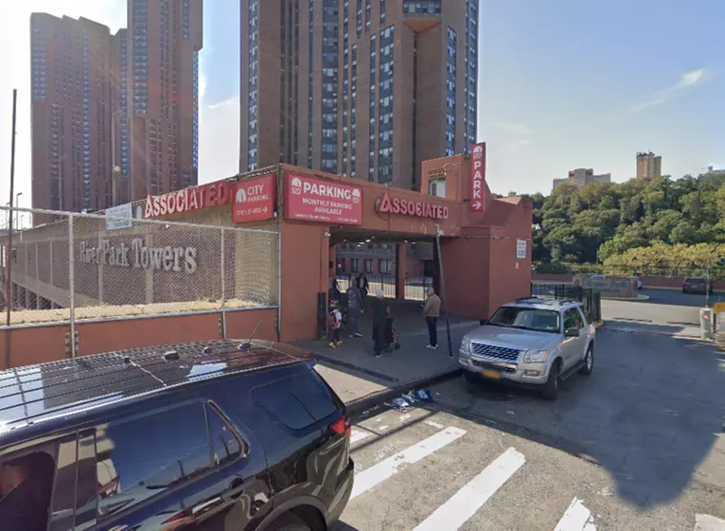 Parking at City Parking - River Park Towers Garage LLC