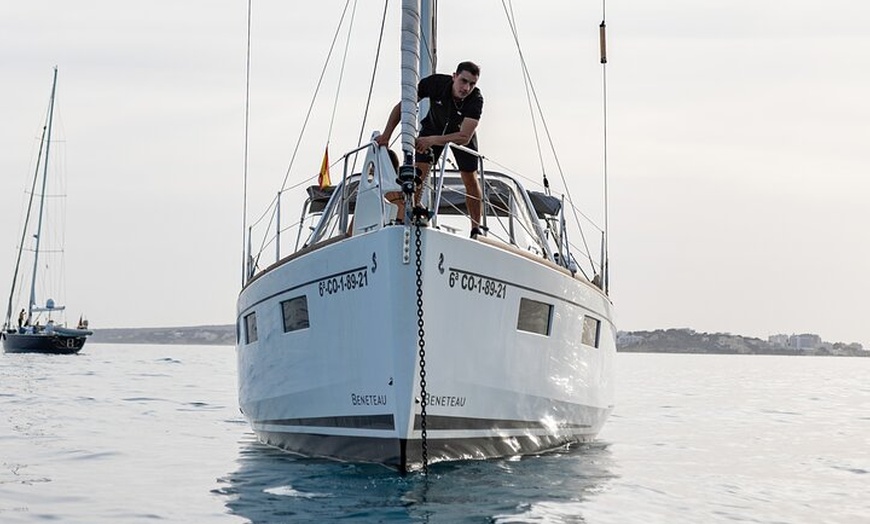 Image 35: Yate a vela privado por la Bahía de Palma y calas cercanas