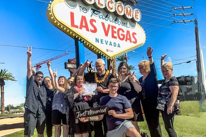 Get Married at the Fabulous Las Vegas Sign + Photos