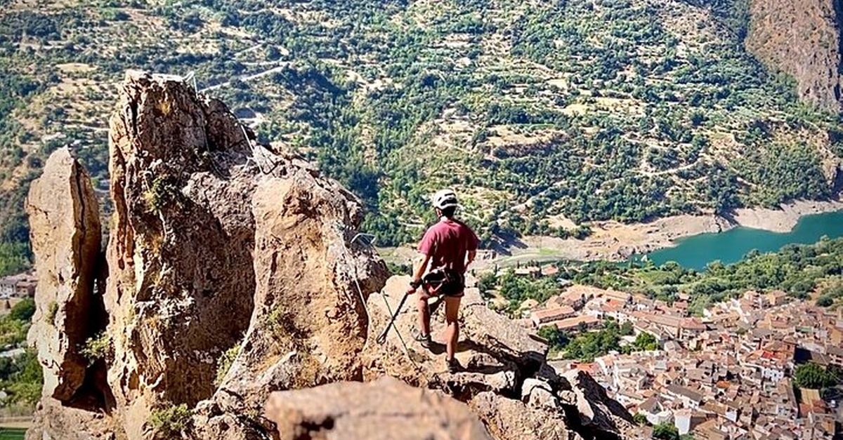 Aventura de vía ferrata en La Araña, Sierra de Güéjar, Granada