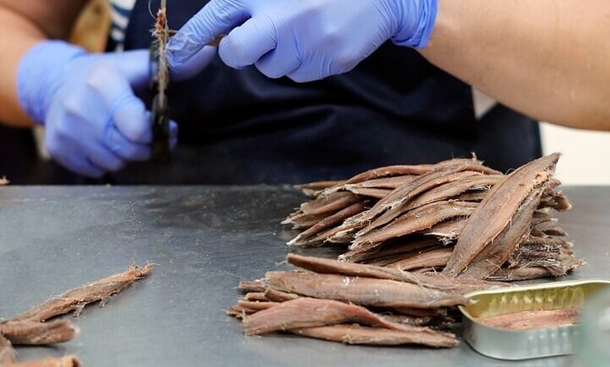 Image 5: Visita y degustación en fábrica de las Mejores Anchoas Santoña