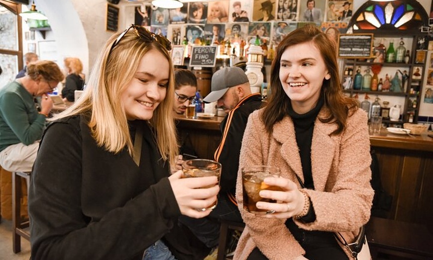 Image 4: Auténtico Tour de Tapas y Vinos en Fuengirola : ¡Come como un local!