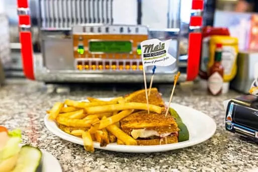 5% Cash Back at Original Mel's Diner