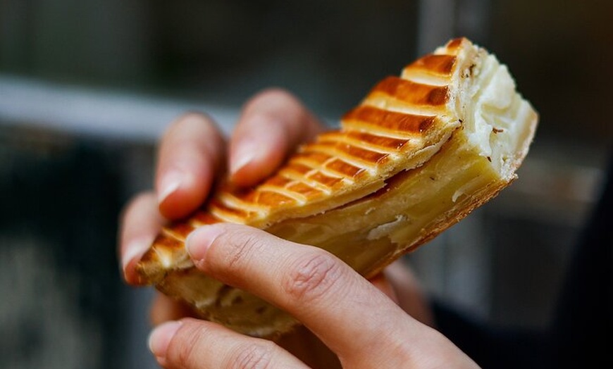 Image 8: Paris: Visite gastronomique et viticole de Notre-Dame avec une écol...