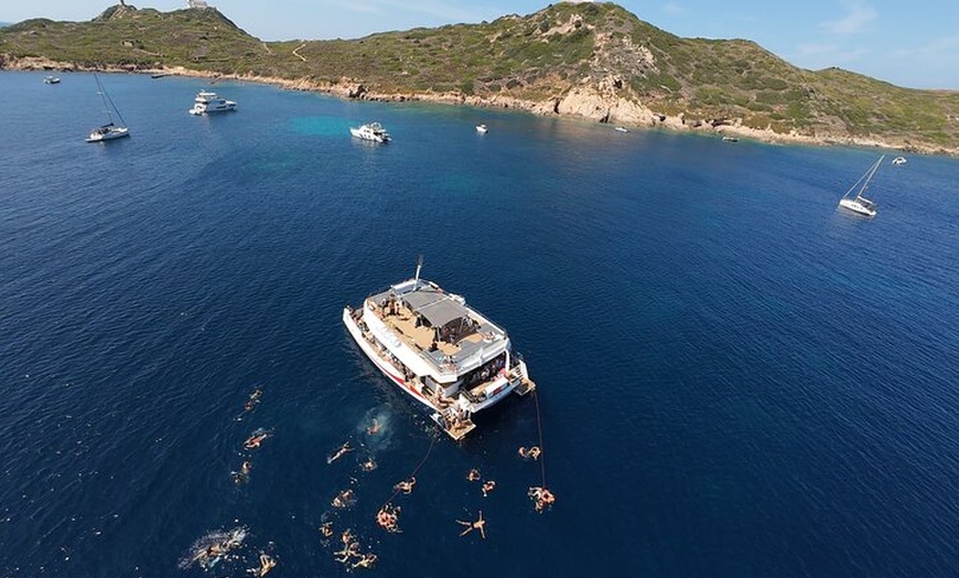 Image 1: Croisière en Catamaran Dans le Golf d'Ajaccio 4H
