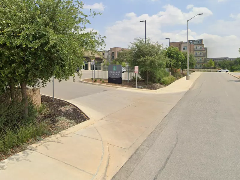 Parking at Embassy Suites Landmark Lot