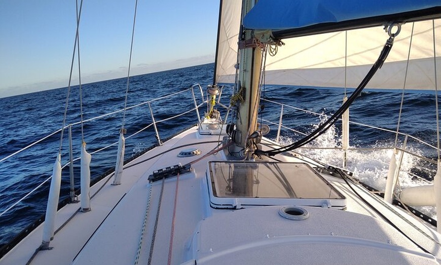 Image 3: Alquiler de Velero en Estepona para grupos de 10 personas