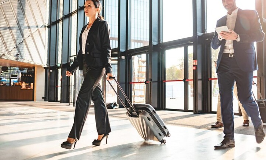 Image 3: Transfert privé d'arrivée : Aéroport de Beauvais (BVA) à Paris Ville