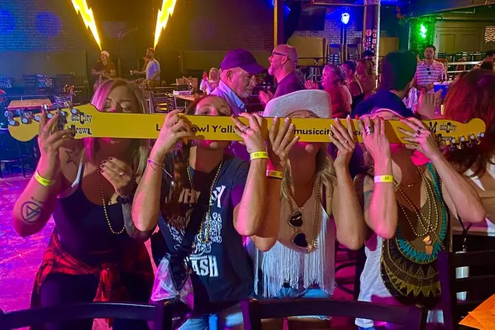 Guided Pub Crawl Walking Tour of Downtown Nashville