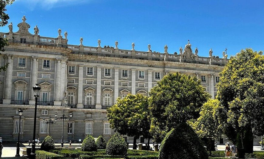 Image 46: Visita guiada a pie exclusiva guiada por la Ciudad Vieja de Madrid