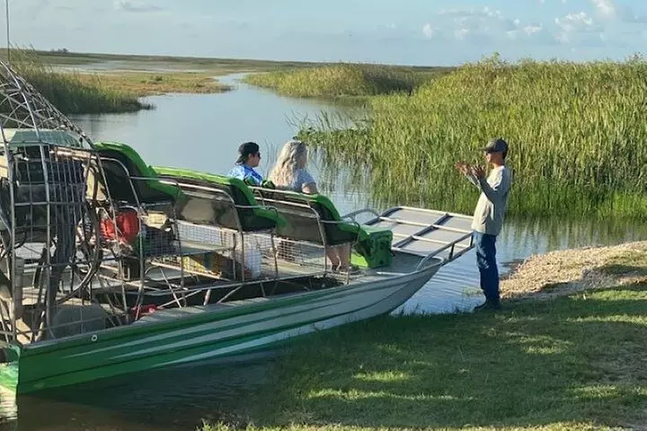 60 Minutes Small Group Everglades Airboat Ride in Miami