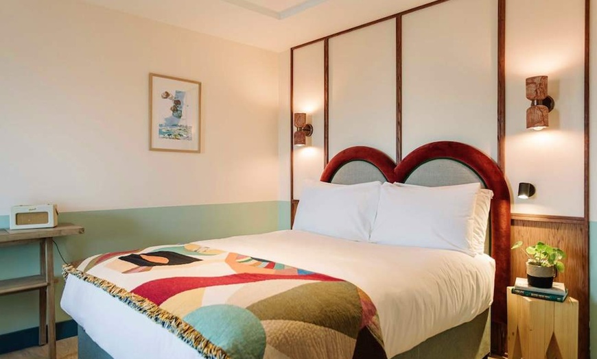 Image 2: ✈ IRLANDE DU NORD | Belfast - Room2 Belfast Hometel 4*, 2 nuit - Ci...