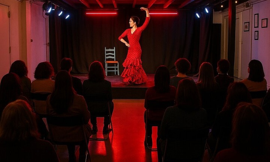 Image 4: Flamenco por un Día Tour guiado por Sevilla, taller y degustación