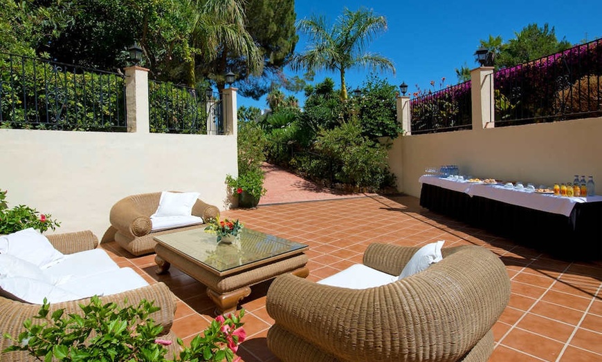 Image 41: ✈ COSTA DEL SOL | Marbella - BlueBay Banús 4*, 3 Nächte - Außenpool