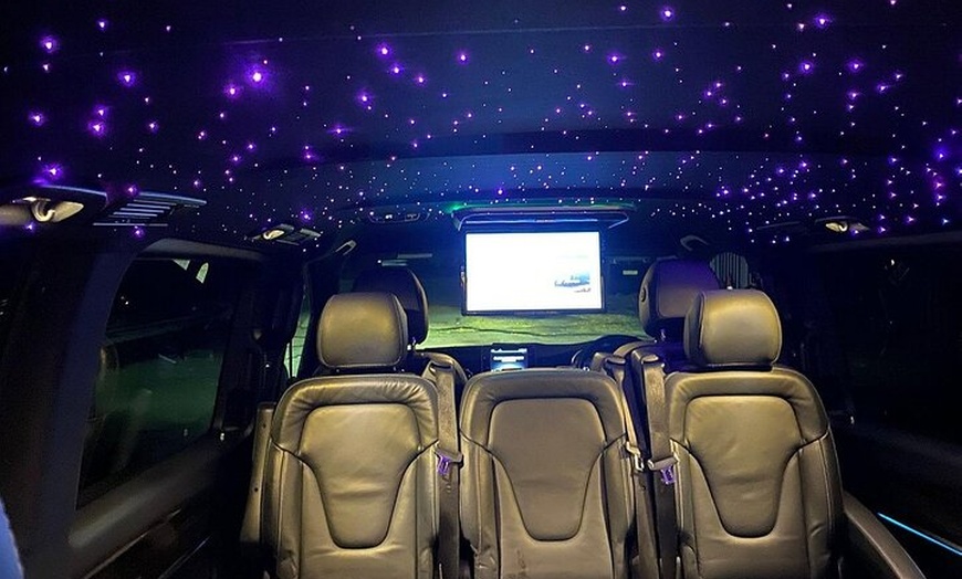 Image 4: Gatwick Airport To Central London Private Roundtrip Transport