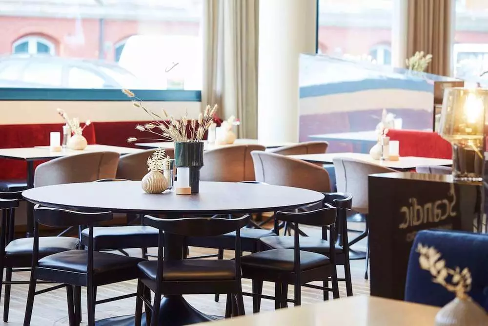 ✈ DEUTSCHLAND | Hamburg - Scandic Hamburg Emporio 4*, 2 Nächte