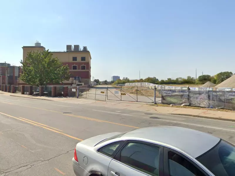 Parking at 402 Kentucky Ave. Lot - Primary Image