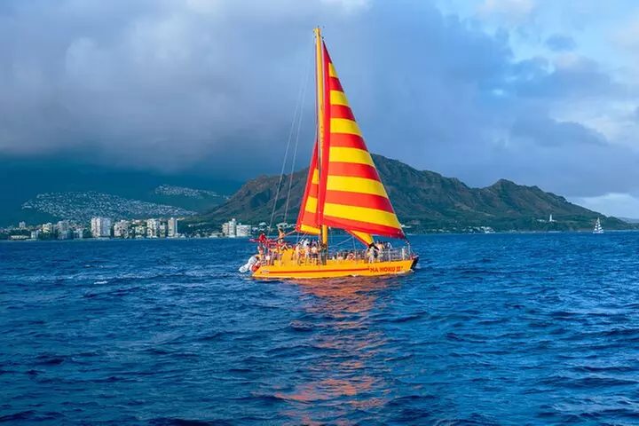 South Shore Open Sail from Kewalo Harbor Including Drinks