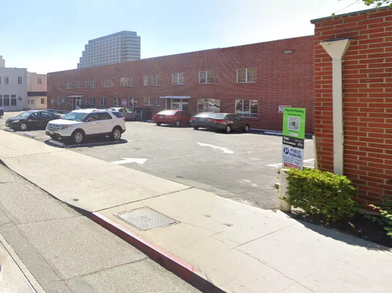 Parking at [SQ26] 209 N. Louise St. Lot