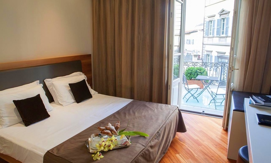 Image 3: ✈ ITALY | Florence - Embassy Hotel 4* - City centre