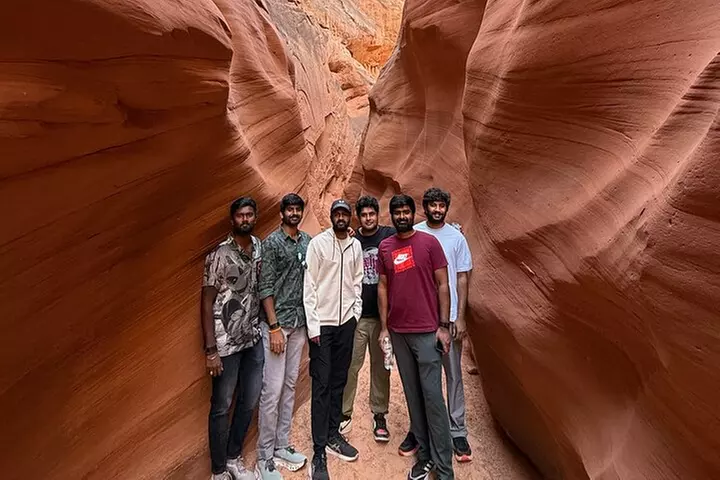 Kayak Antelope Canyon and hike, at Lake Powell