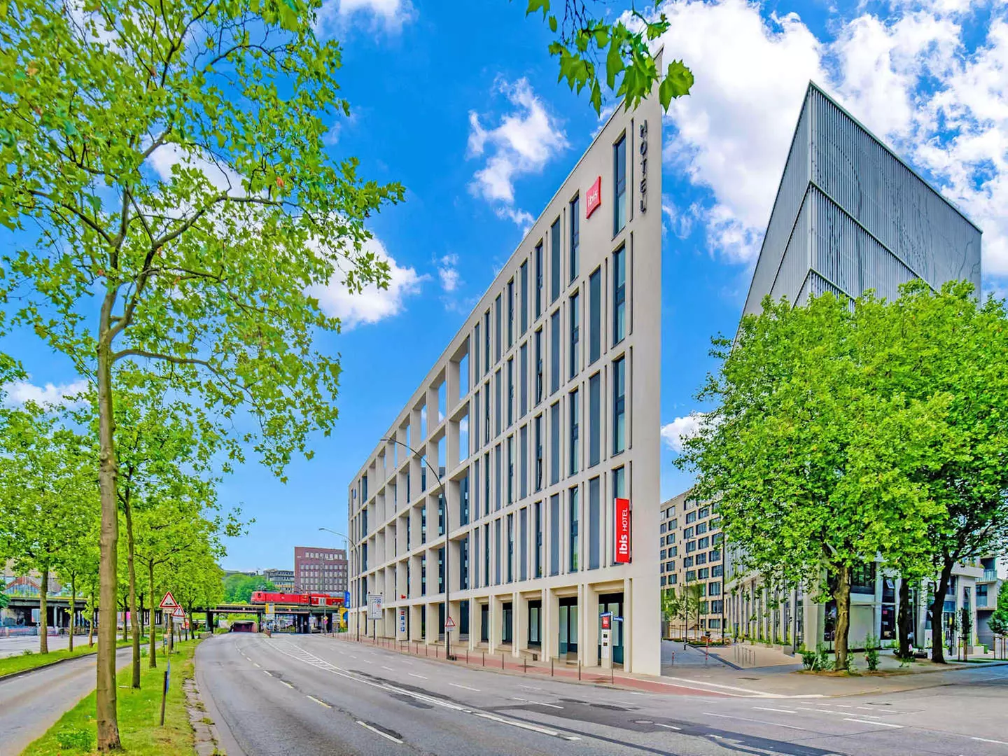 ✈ SCHLESWIG-HOLSTEIN | Hamburg - ibis Hamburg City Hotel 3*, 2 nocy...