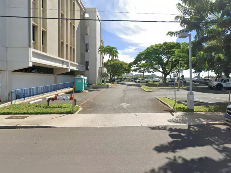 Parking at [H0649] 919 Ala Moana Blvd. Lot