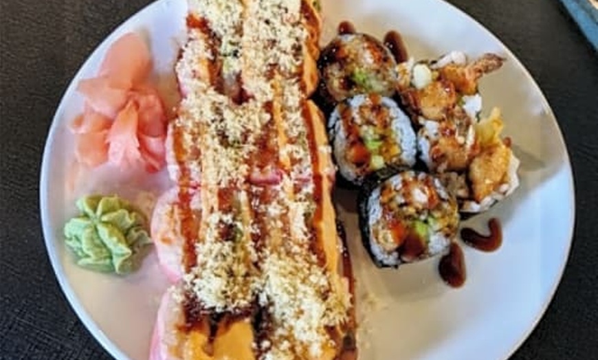 Image 3: 8% Cash Back at Asian Bistro