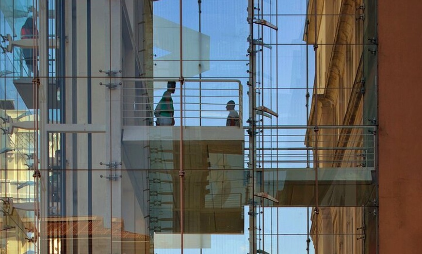 Image 5: Visita privada al Museo Reina Sofía con guía local
