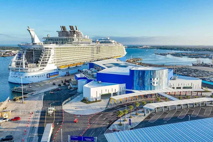 Private Round Trip SUV Transfer Houston - Galveston Cruise Travel