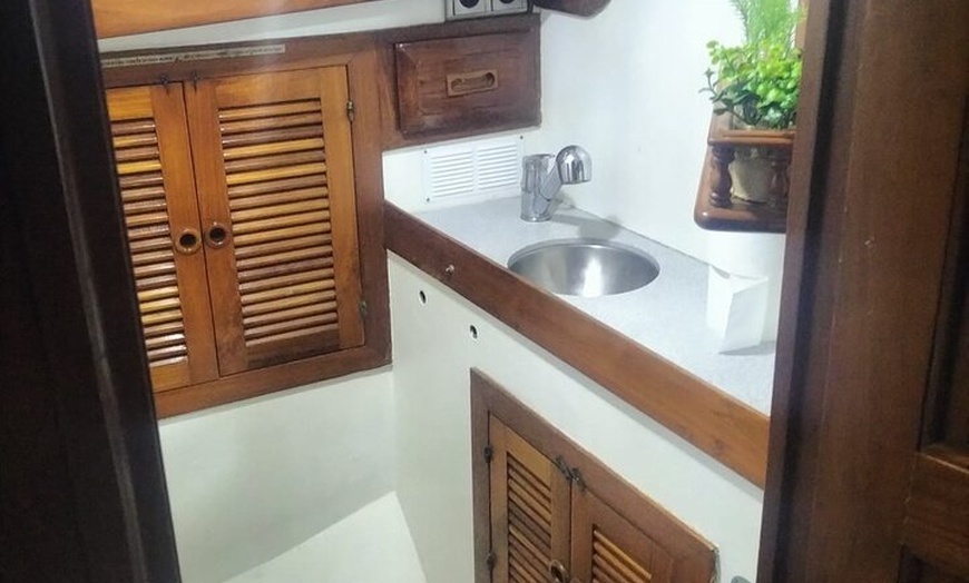 Image 12: Experiencia Gastronómica a Bordo de Velero Clásico en Palma